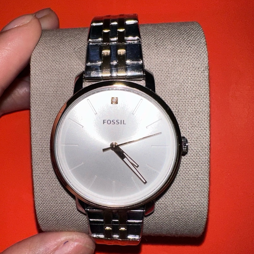 Women’s fossil watch NEW